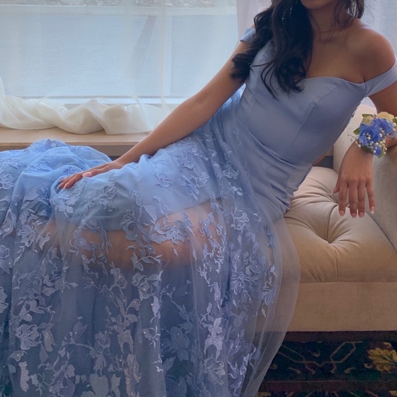 Ellie Wilde Prom Dress - Picture 4 of 8